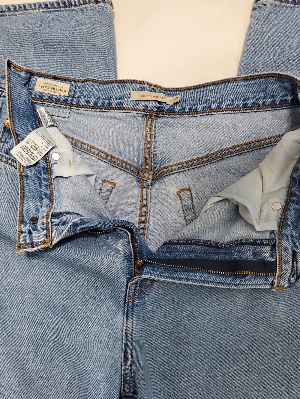 Levi's Premium Ribcage Wide Leg Jeans Free People 29 Waist - Picture 5 of 16